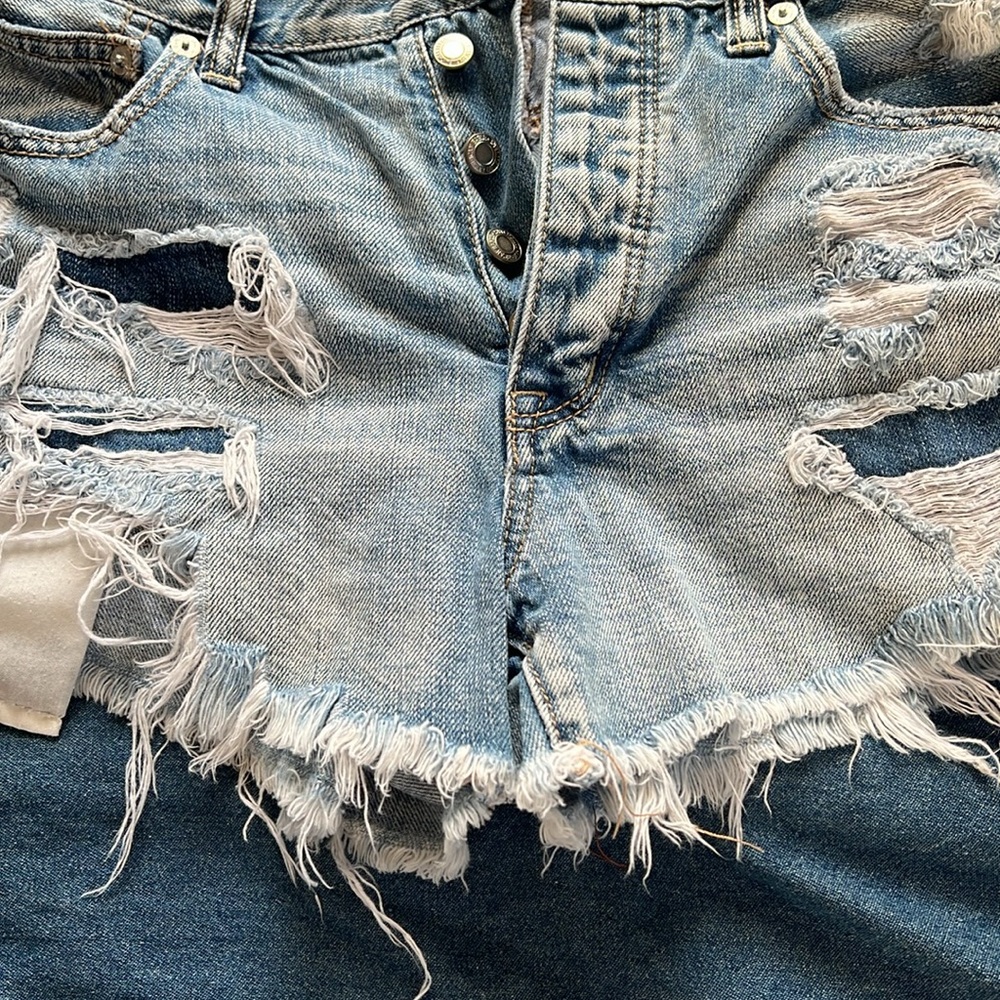 American Eagle Shorts - Picture 4 of 8